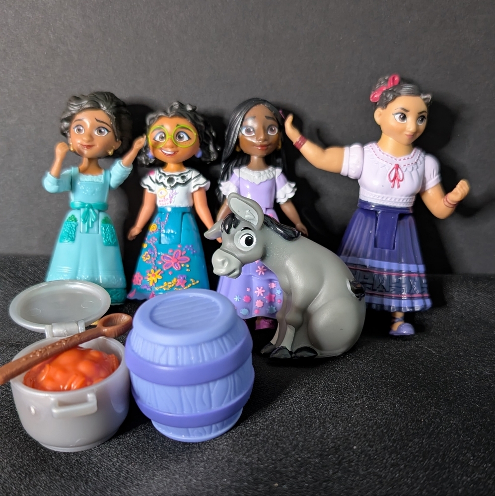 Disney Encanto Figurine Set